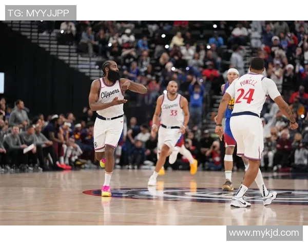 詹姆斯·哈登史诗级三双创NBA历史纪录,季后赛三双新高引领快船未来展望 詹姆斯·哈登史诗级三双创NBA历史纪录,季后赛三双新高引领快船未来展望